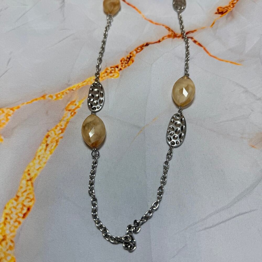 Beachfront Beauty necklace with oval amber-like beads NWT